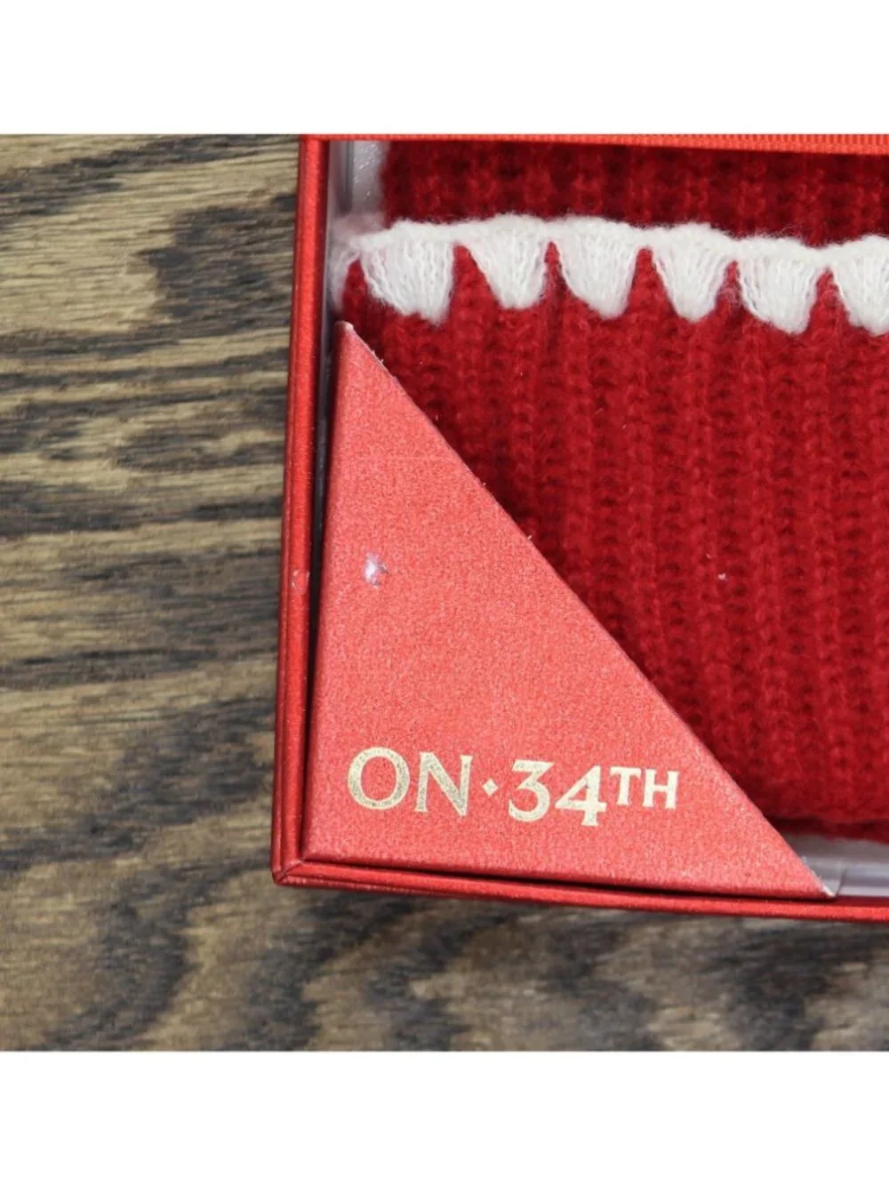 NWT On 34th Womens Ribbed Beanie Gloves Boxed Set Gift MO9042501 Red